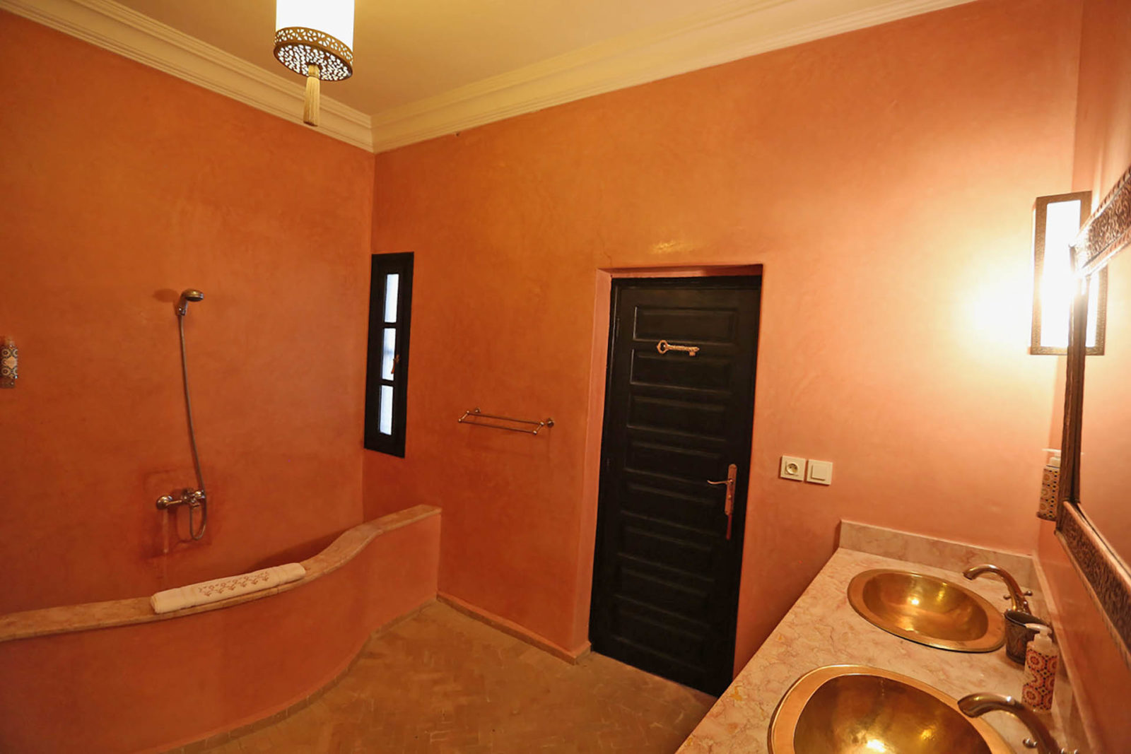 Riad Baya, Almond room, bathroom